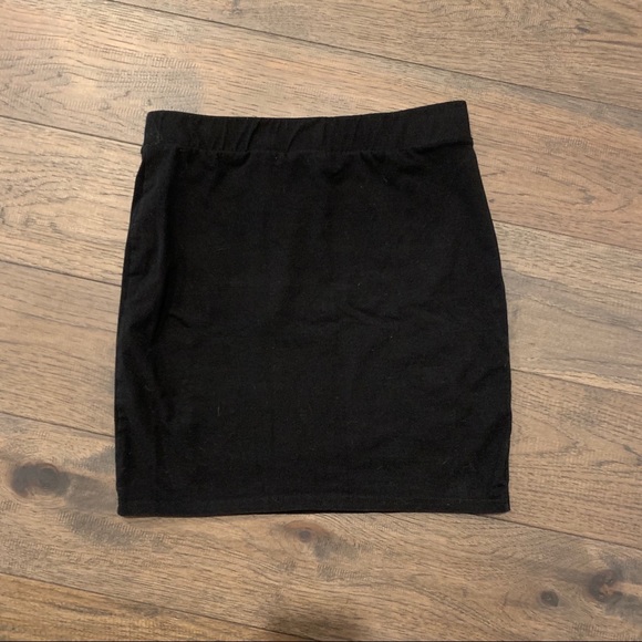 H&M Black Mini Pencil Skirt (size small) - Picture 3 of 4